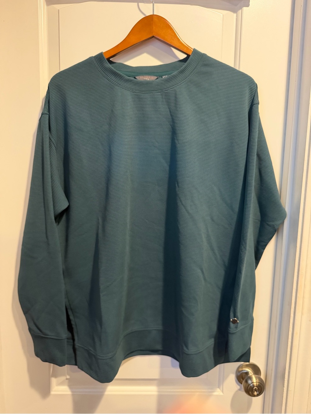 Danskin Crewneck Lightweight Sweater in Teal Green